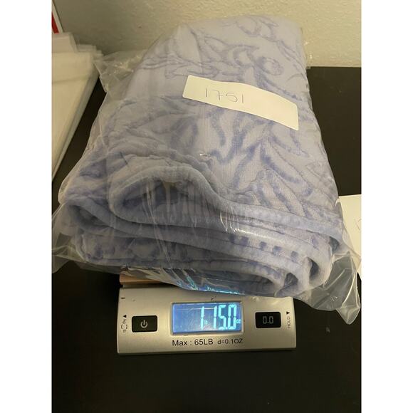 Bella Notte Standard Shams Pair of 2 Blue Floral Leaf Pattern Chenille Buttons - Picture 7 of 7